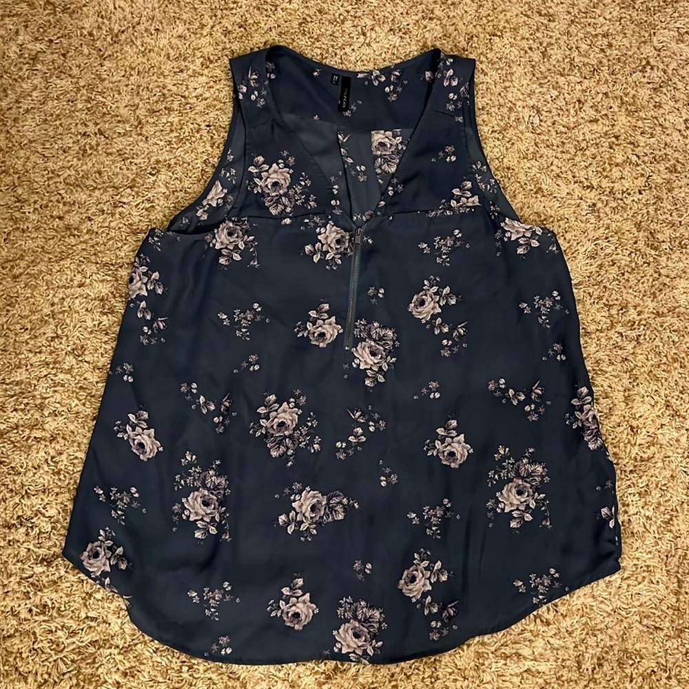 Cool summer sleeveless top from Maurices XL